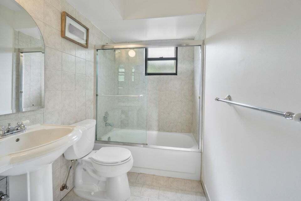 4140 Woods End Road Boca Raton, FL 33487 - Photo 11 of 14 20210617155355911089000000-o