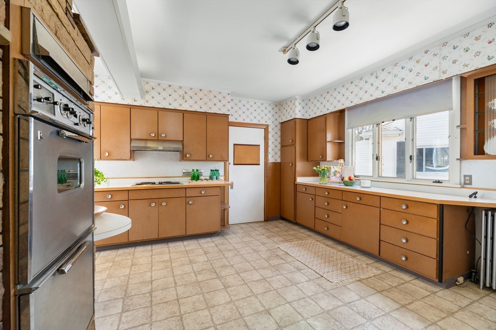 12 Savoy Road Salem, MA 01970 - Photo 9 of 40 Gallery Image 9