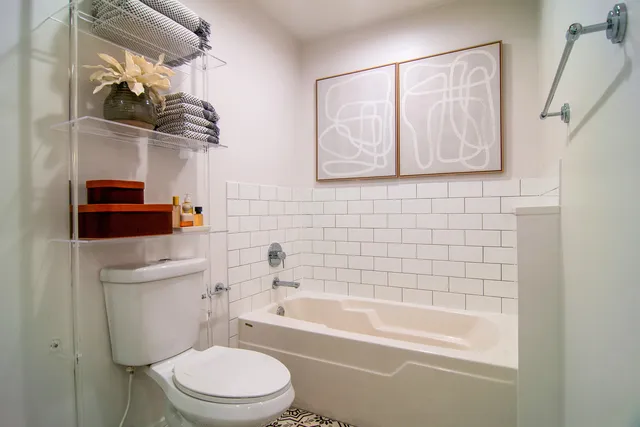 $499,999 | 420 West Ontario Street, Unit 305, Chicago, IL 60654