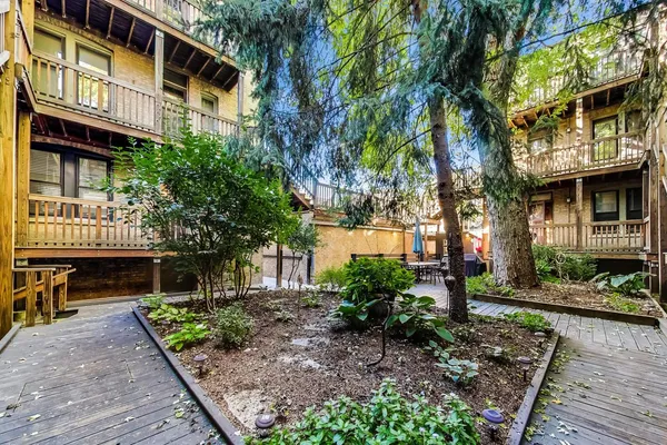 $300,000 | 742 West Wrightwood Avenue, Unit 3, Chicago, IL 60614