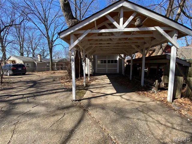 $77,000 | 371 Adrian Drive, St. Louis, MO 63137