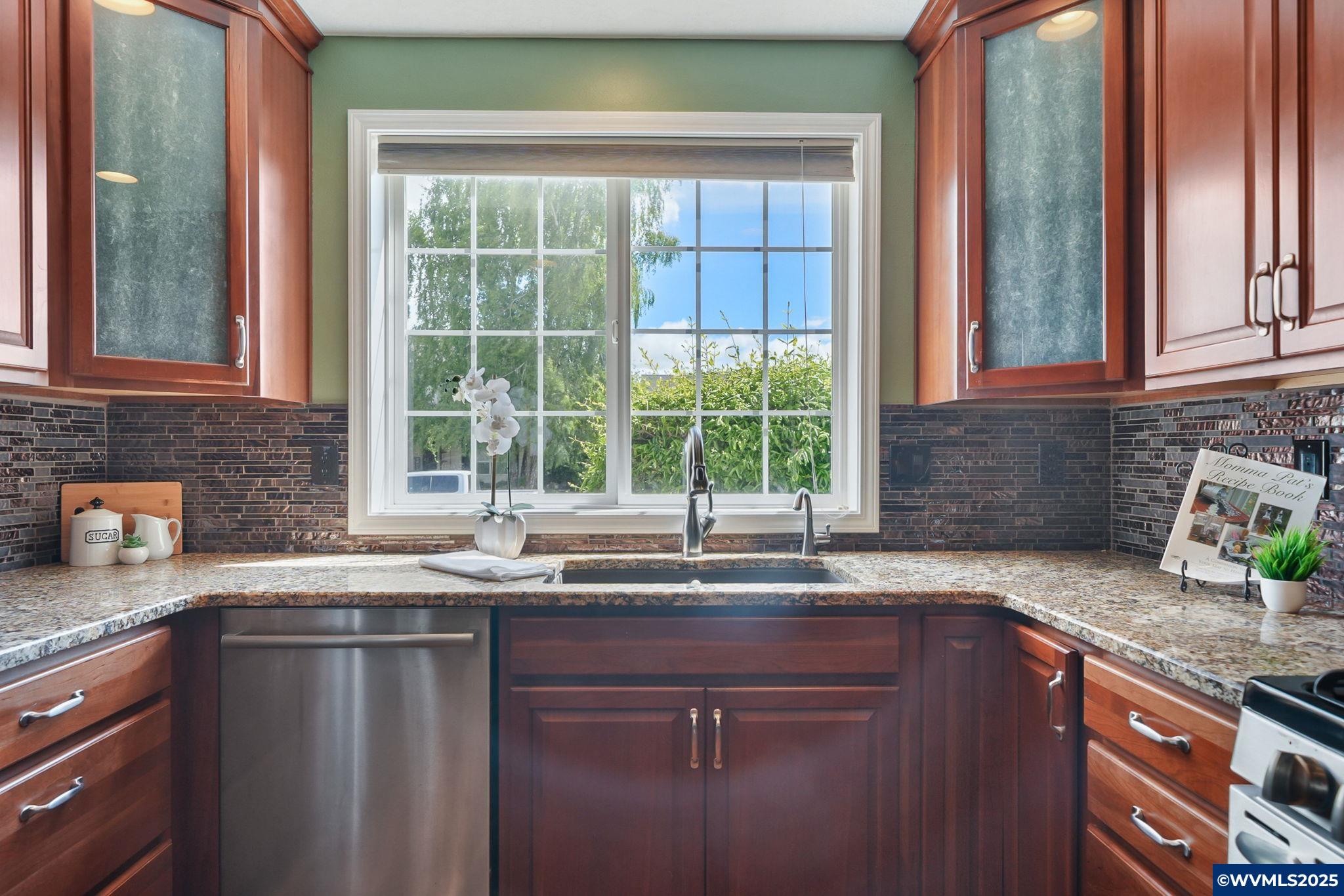 4750 Falcon Street Southwest Albany, OR 97321 - Photo 5 of 34 Gallery Image 5