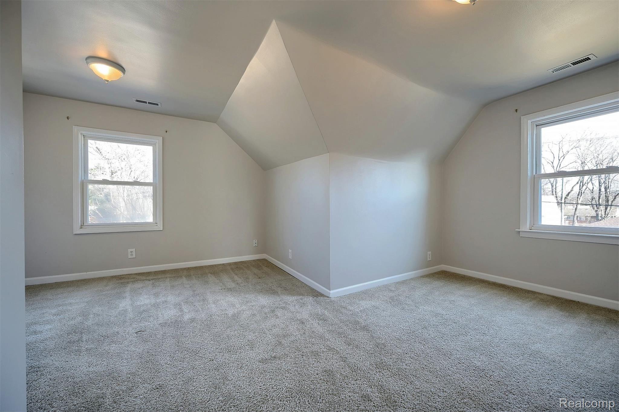 20903 Doepfer Road Warren, MI 48091 - Photo 13 of 26 13-Master-Bedroom.jpg