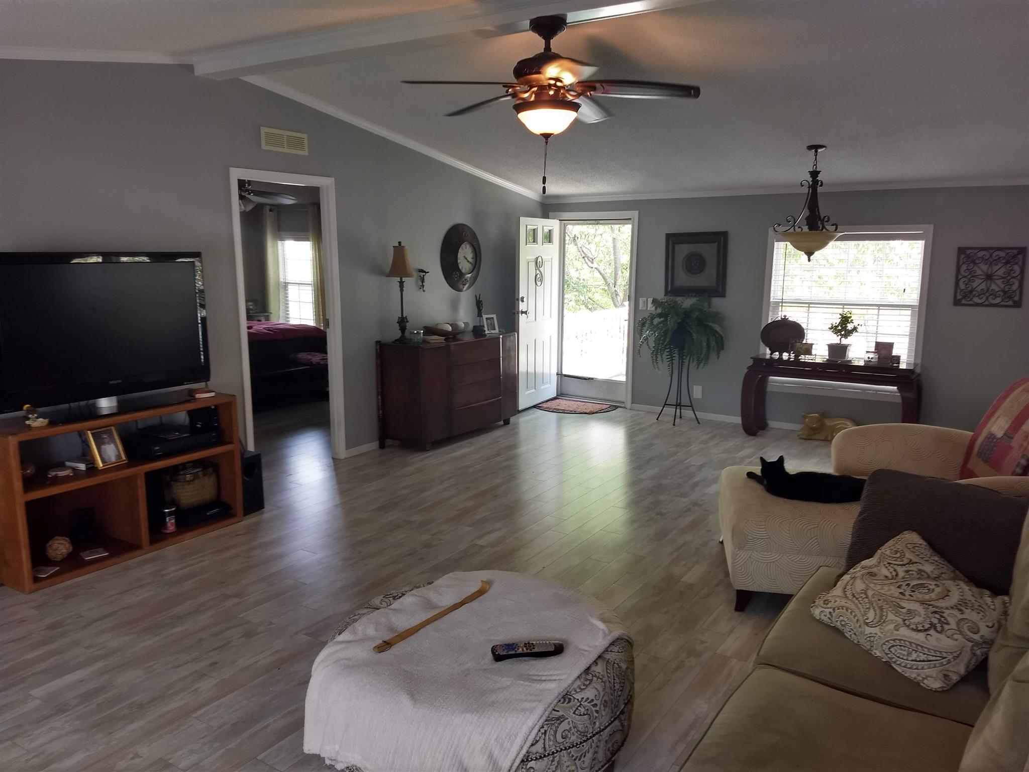 2134 Berea Church Road Lebanon, TN 37087 - Photo 10 of 21 Living room with Vaulted Ceilings