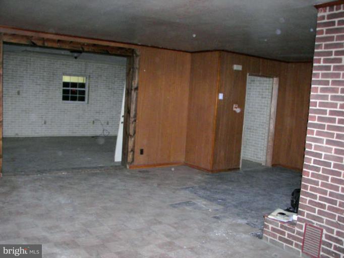 472 Sherrill Berkeley Springs Berkeley Springs, WV 25411 - Photo 11 of 18 a view of an empty room