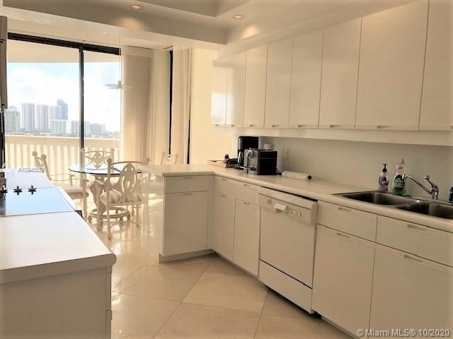 $450,000 | 2000 Island Boulevard, Unit 1802, Aventura, FL 33160