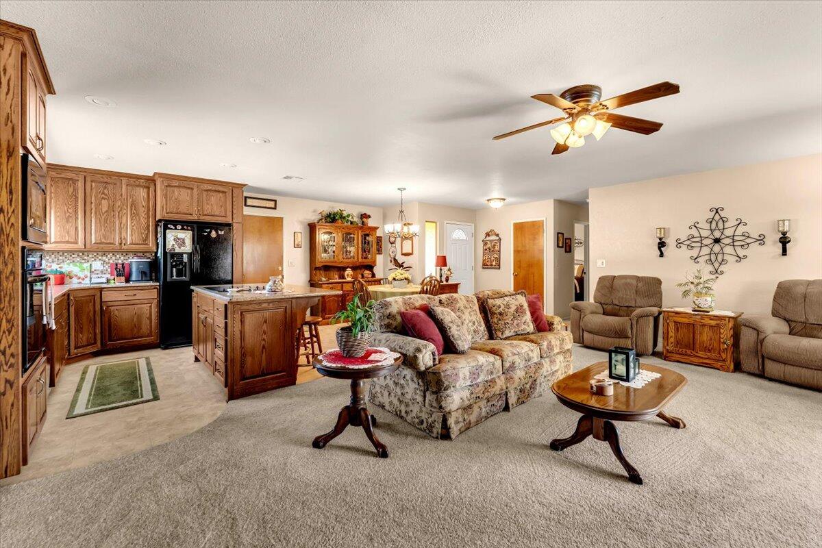 5320 Maybelle Way Anderson, CA 96007 - Photo 15 of 35 15