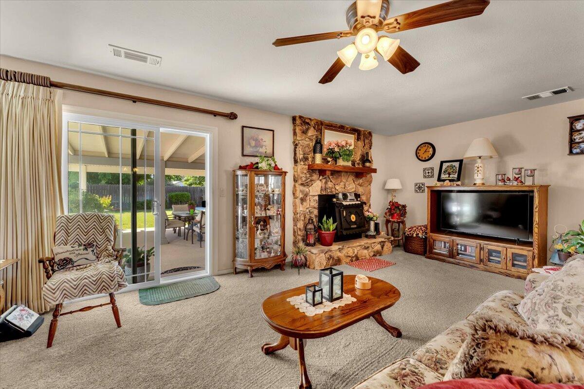 5320 Maybelle Way Anderson, CA 96007 - Photo 17 of 35 17