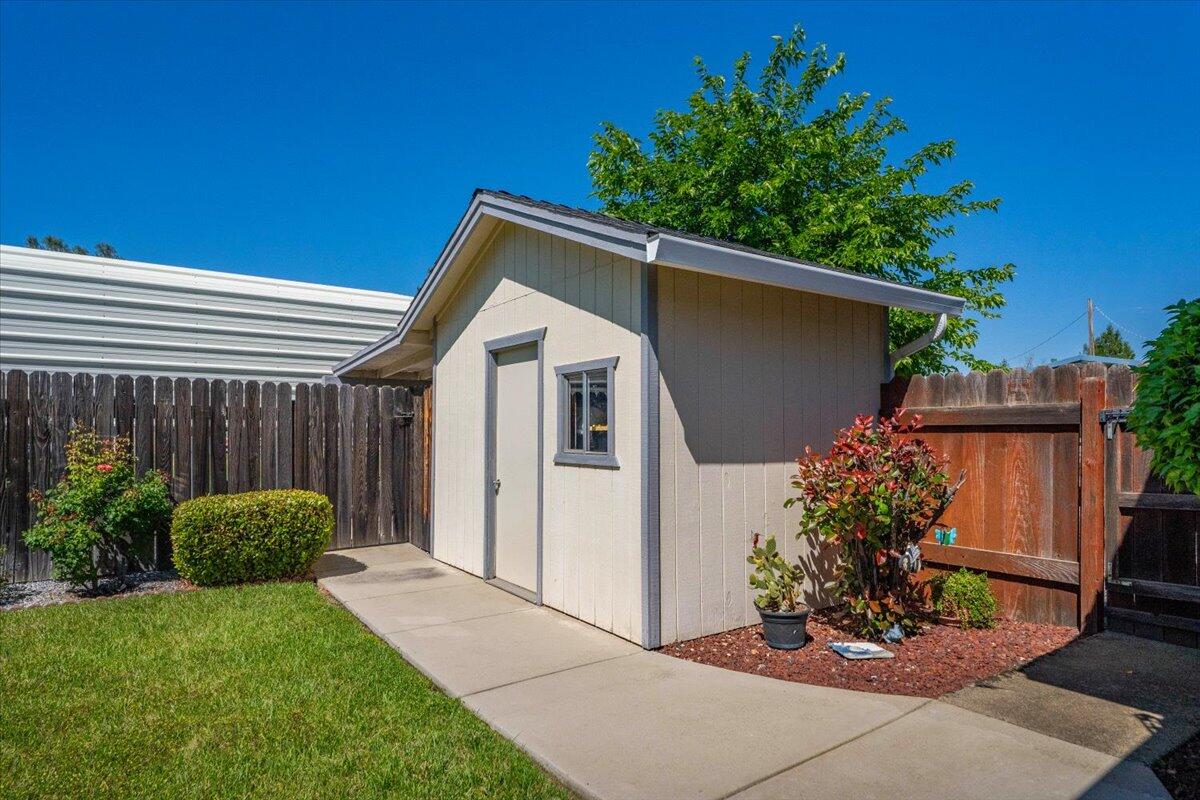 5320 Maybelle Way Anderson, CA 96007 - Photo 30 of 35 30