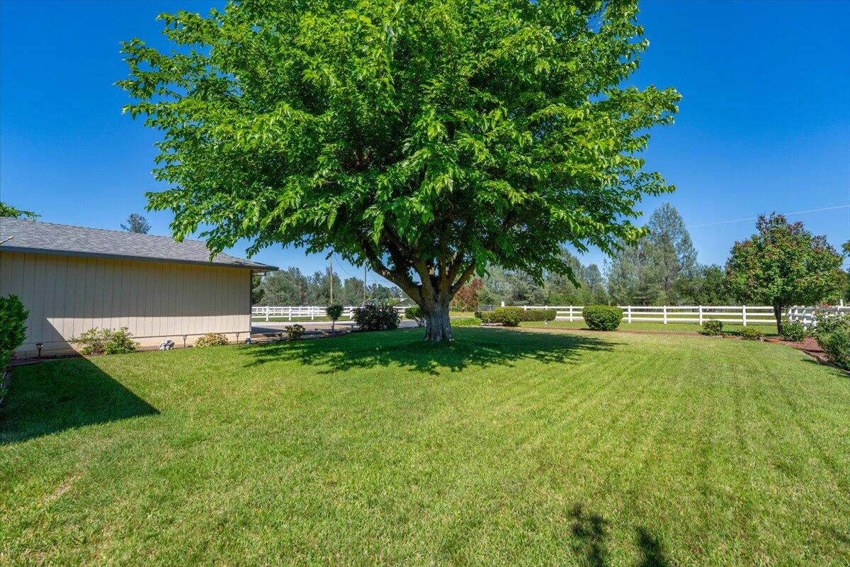 5320 Maybelle Way Anderson, CA 96007 - Photo 7 of 35 7