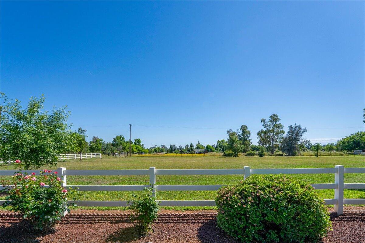5320 Maybelle Way Anderson, CA 96007 - Photo 8 of 35 8