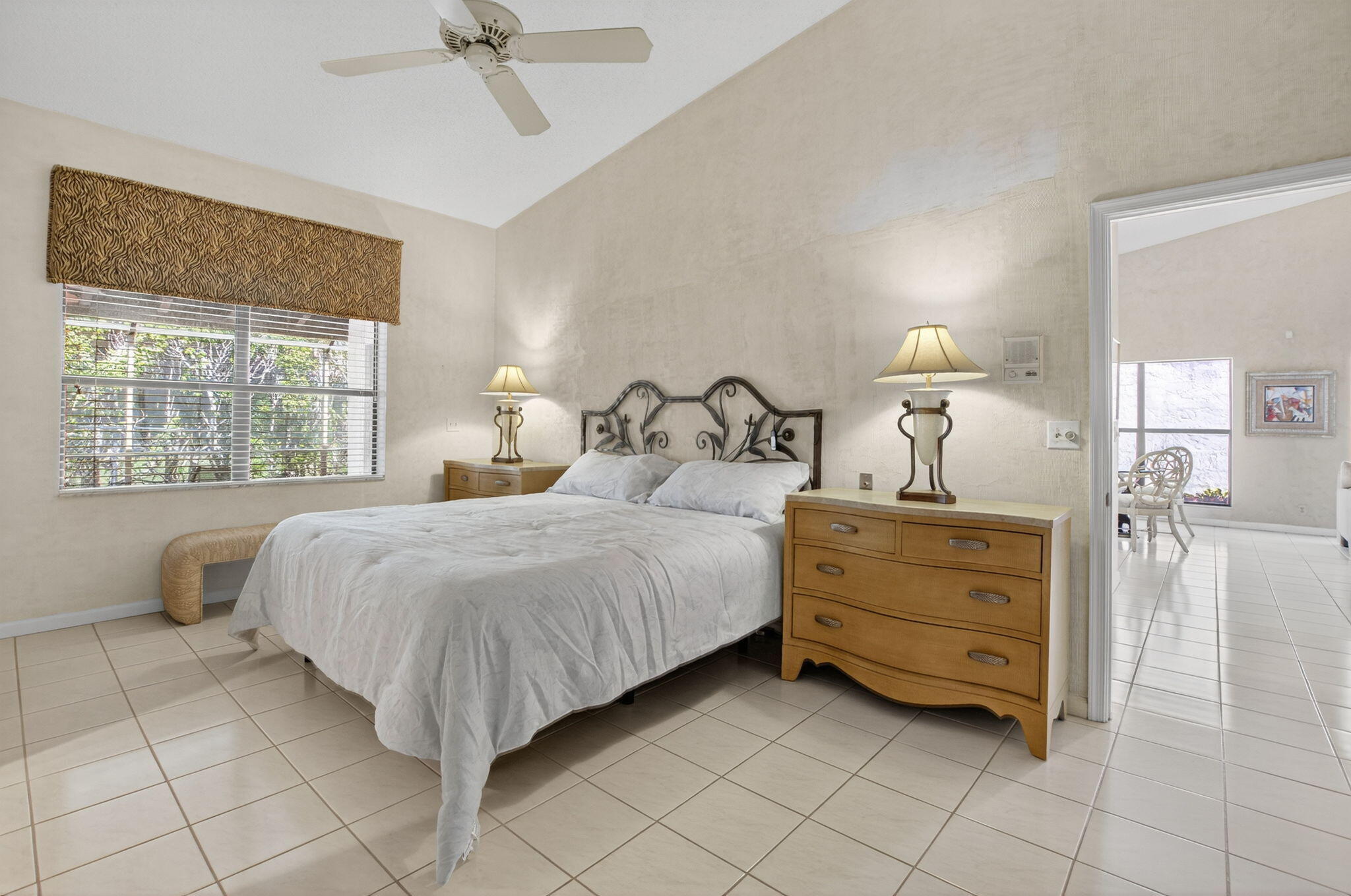 22848 Marbella Circle Boca Raton, FL 33433 - Photo 4 of 34 21-web-or-mls-023_DSC_0111