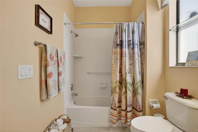 $305,000 | 220 Shell Falls Drive, Apollo Beach, FL 33572