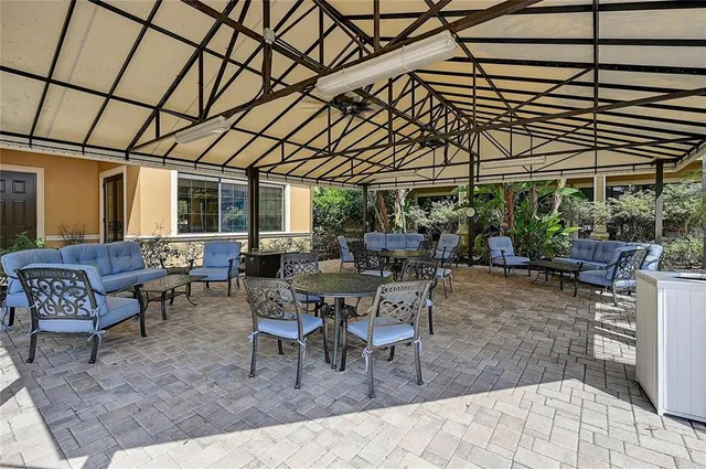 $305,000 | 220 Shell Falls Drive, Apollo Beach, FL 33572