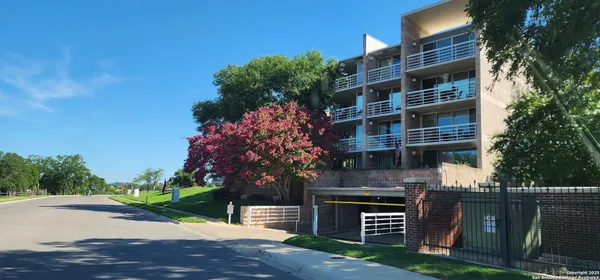 $429,500 | 1000 Guadalupe Street, Unit 1D & G3, Kerrville, TX 78028