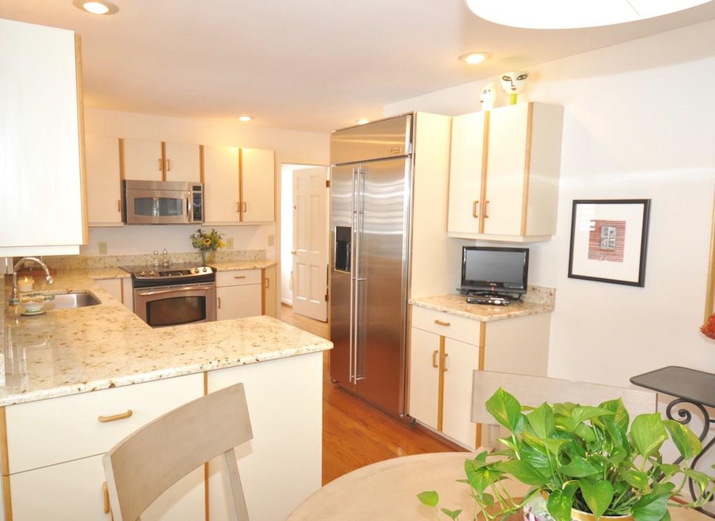 8308 Spring Mill Road Indianapolis, IN 46260 - Photo 13 of 35 Gallery Image 13