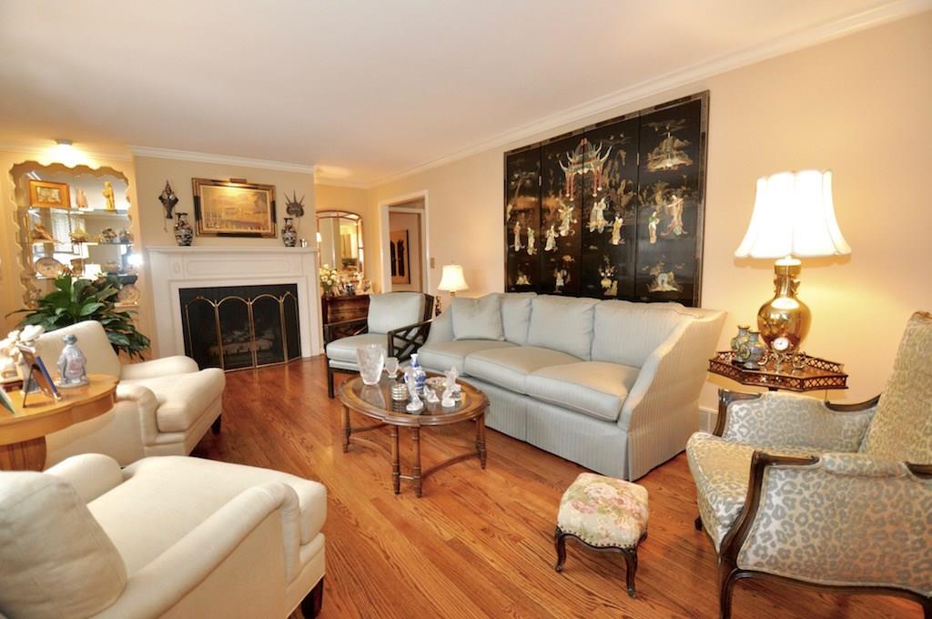 8308 Spring Mill Road Indianapolis, IN 46260 - Photo 4 of 35 Gallery Image 4