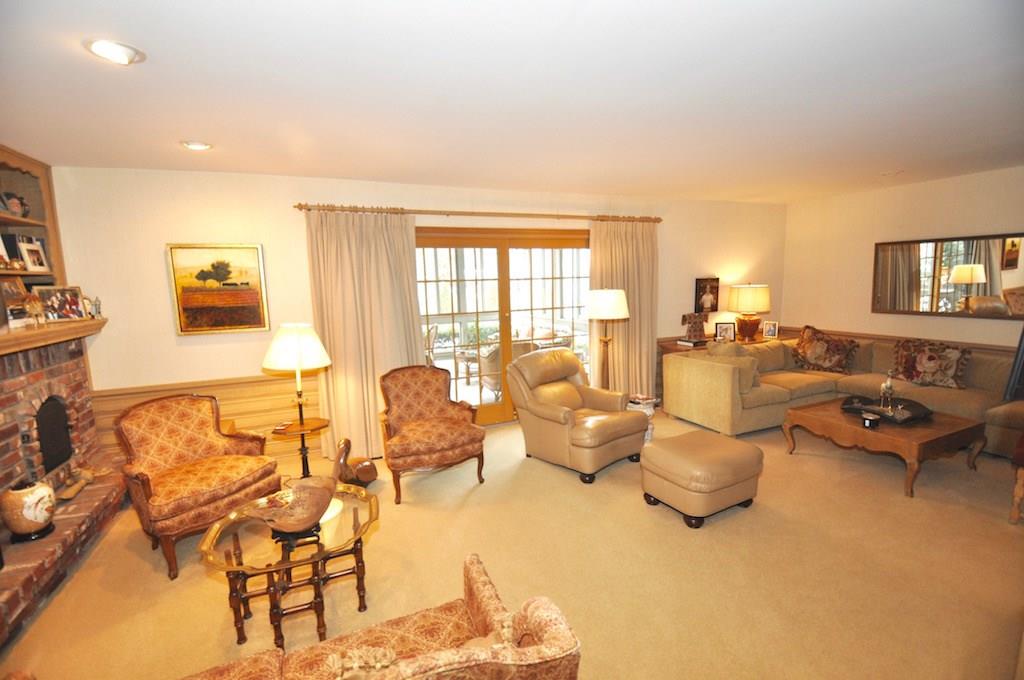 8308 Spring Mill Road Indianapolis, IN 46260 - Photo 9 of 35 Gallery Image 9
