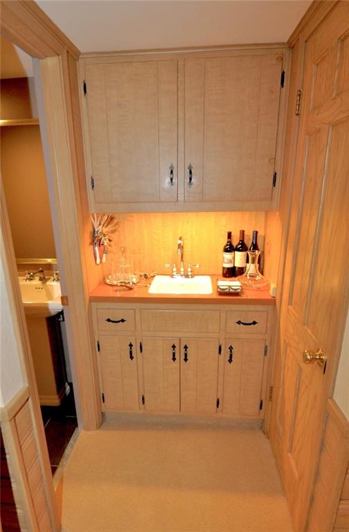 8308 Spring Mill Road Indianapolis, IN 46260 - Photo 10 of 35 Gallery Image 10