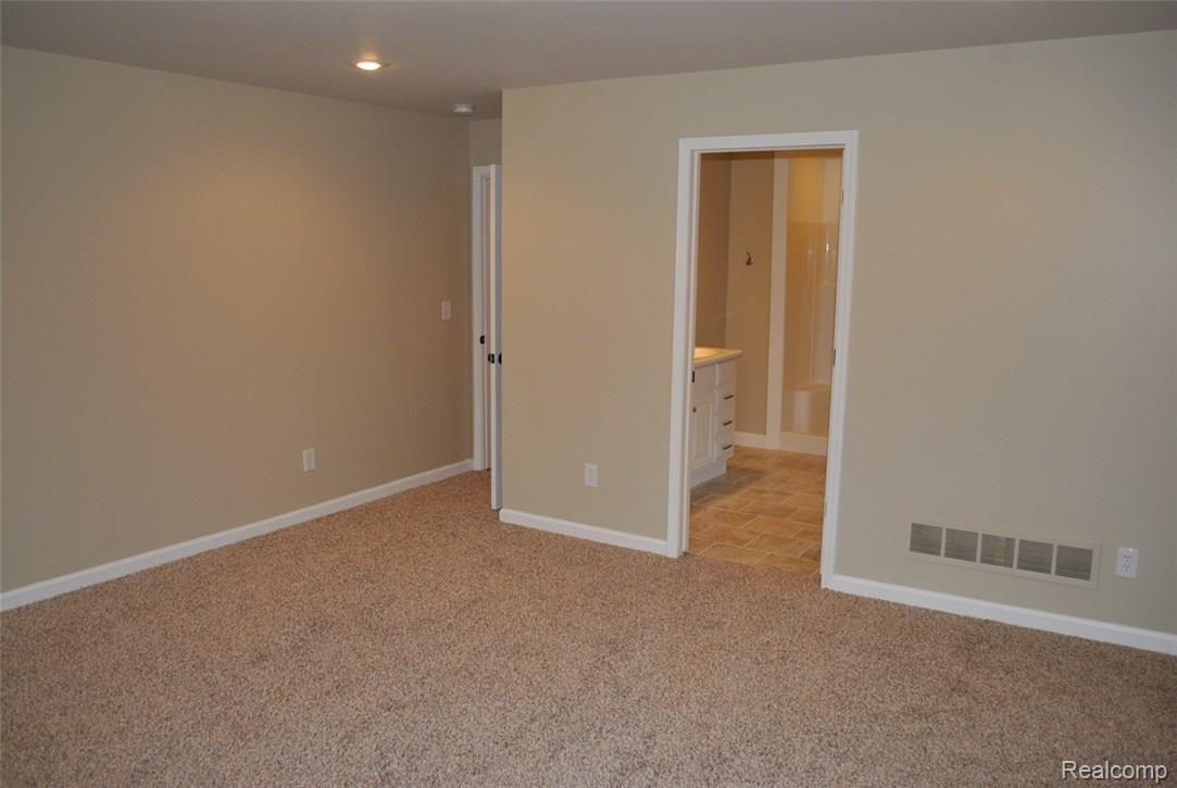 8941 North Gregory Road Fowlerville, MI 48836 - Photo 14 of 30 DSC_0765.jpg
