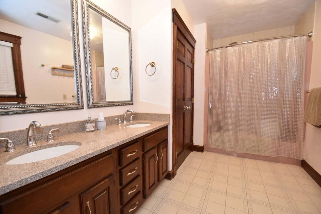 184 Anderson Road Marlborough, MA 01752 - Photo 13 of 27 Gallery Image 13