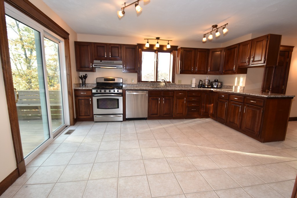 184 Anderson Road Marlborough, MA 01752 - Photo 2 of 27 Gallery Image 2