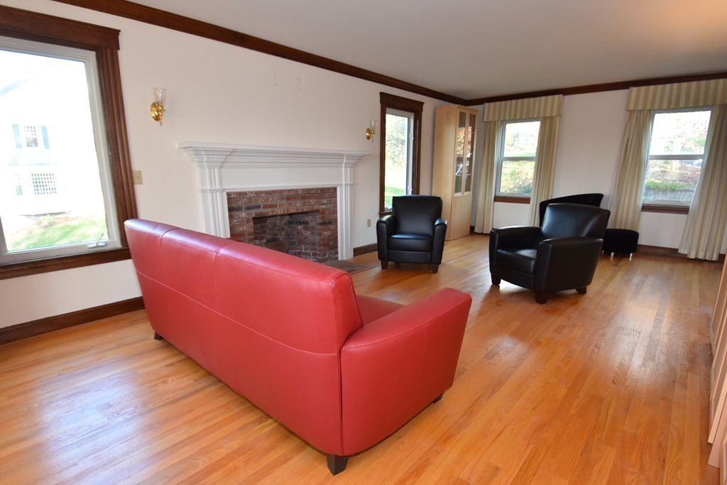 184 Anderson Road Marlborough, MA 01752 - Photo 6 of 27 Gallery Image 6