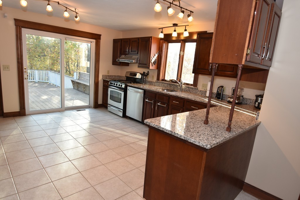 184 Anderson Road Marlborough, MA 01752 - Photo 8 of 27 Gallery Image 8