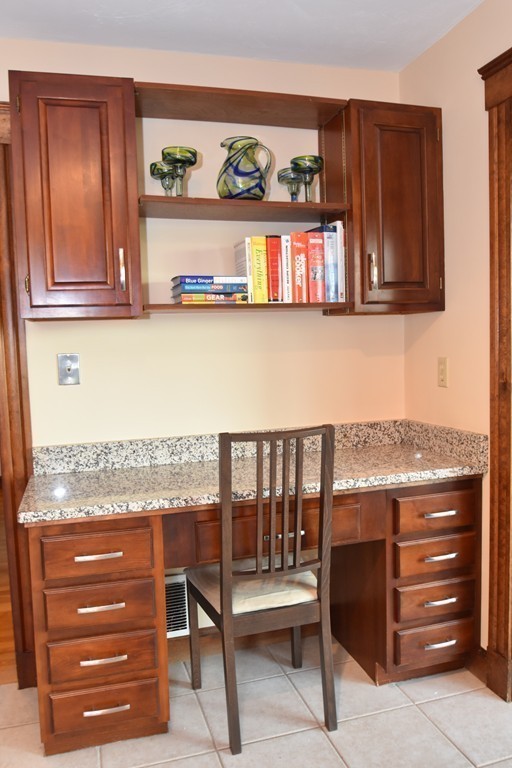 184 Anderson Road Marlborough, MA 01752 - Photo 9 of 27 Gallery Image 9