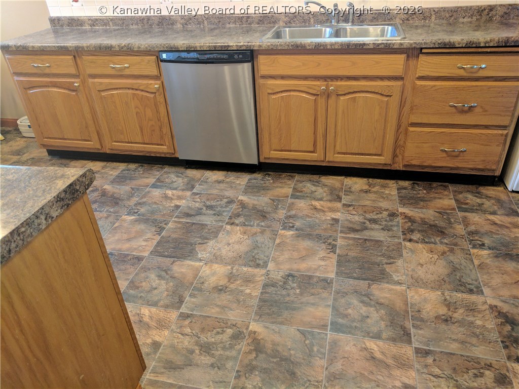 8345 Sandhill Road Point Pleasant, WV 25550 - Photo 7 of 30 Gallery Image 7