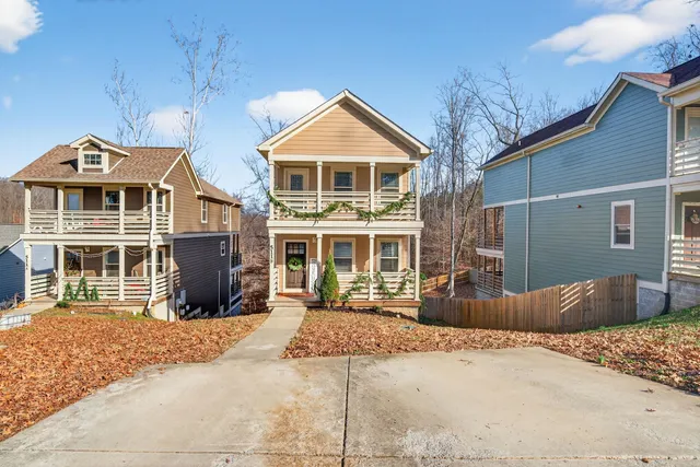 a view of house with a outdoor space