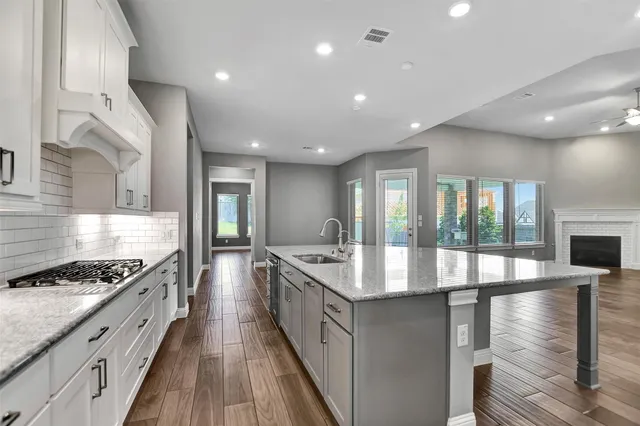 $799,900 | 4906 De Lagos Circle, Spring, TX 77389