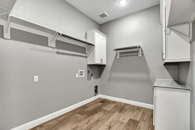 $799,900 | 4906 De Lagos Circle, Spring, TX 77389