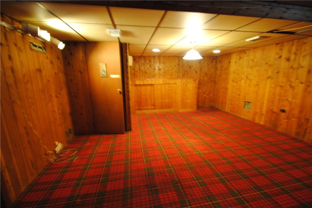 17 Oxford Road Pittsburgh, PA 15202 - Photo 12 of 14 Lower Level game room offers many options for your family. Would make a nice game room, children's playroom or man cave!