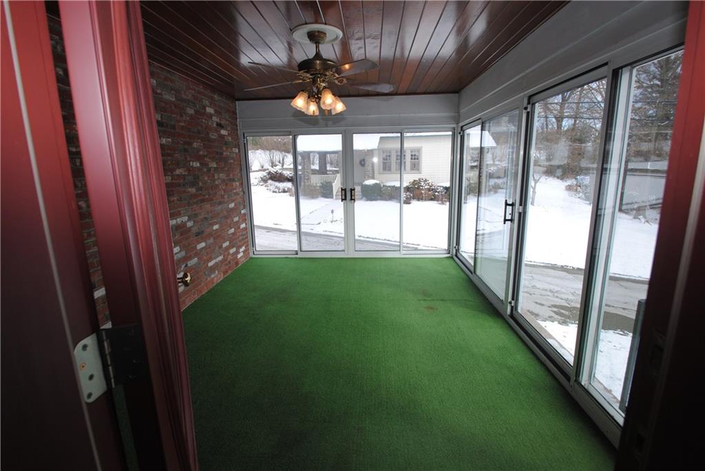17 Oxford Road Pittsburgh, PA 15202 - Photo 13 of 14 This is sure to be a favorite spot for rest & relaxation or for a summer meal. This sun porch in located just off the kitchen.