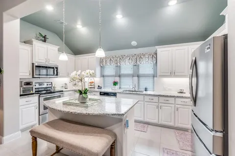 $430,000 | 532 Brookhaven Lane, Oak Point, TX 75068