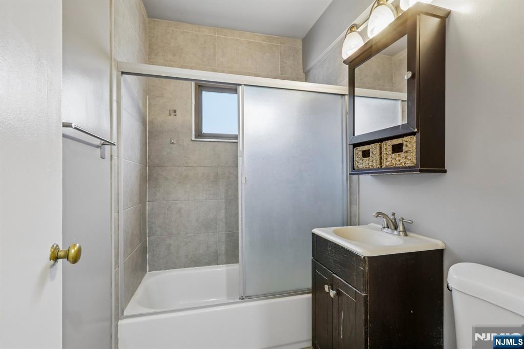 3031 Edwin Avenue, Unit 4H Fort Lee, NJ 07024 - Photo 18 of 33