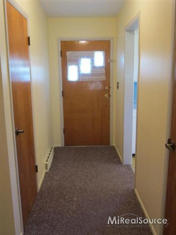4401 Wall Port Huron, MI 48060 - Photo 9 of 22 31149057-8.JPG