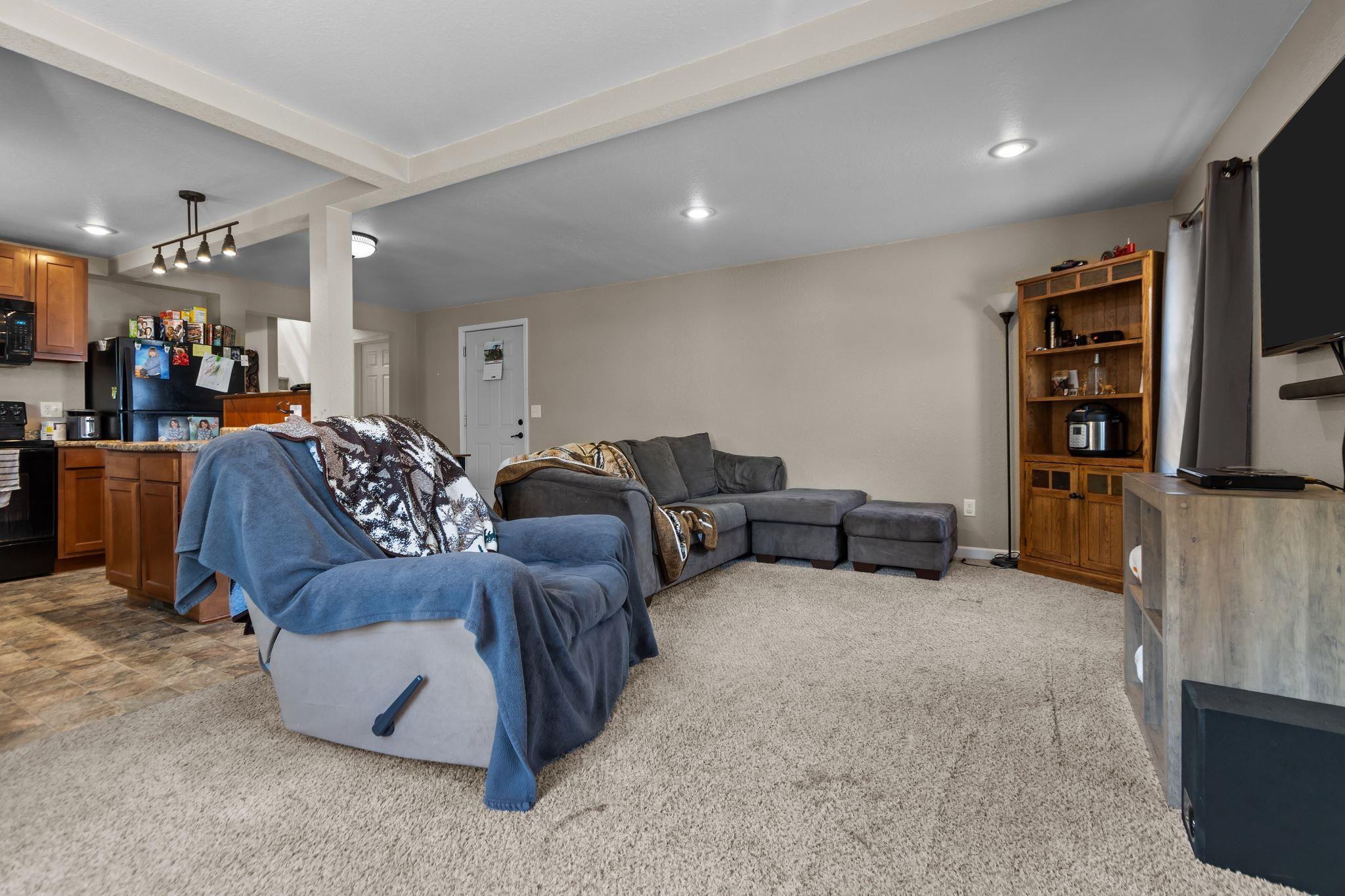 206 East Spring Street New London, WI 54961 - Photo 11 of 33