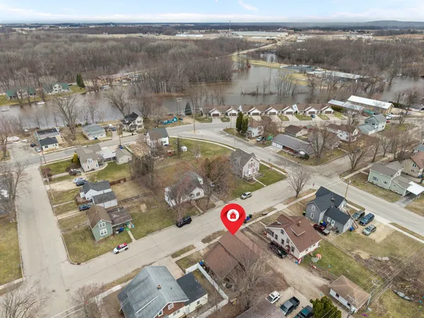 $224,900 | 206 East Spring Street, New London, WI 54961