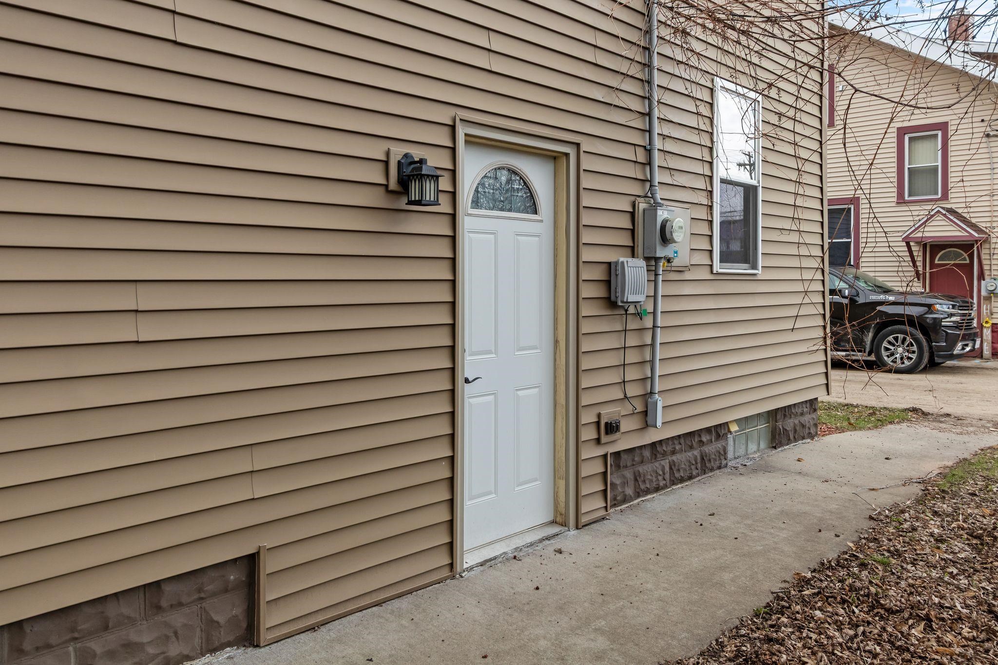 206 East Spring Street New London, WI 54961 - Photo 25 of 33