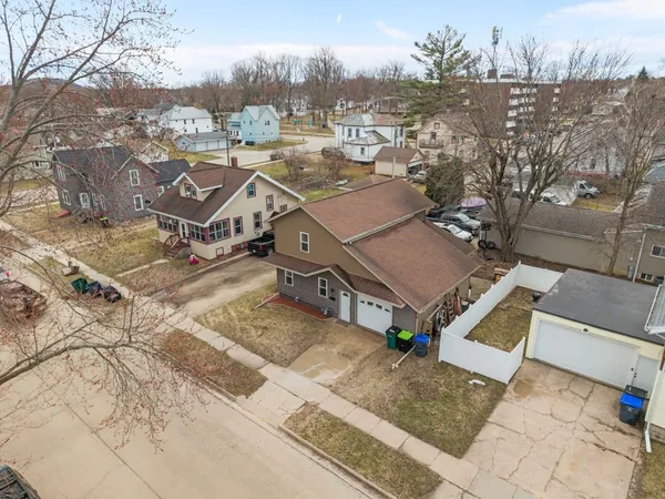 $224,900 | 206 East Spring Street, New London, WI 54961