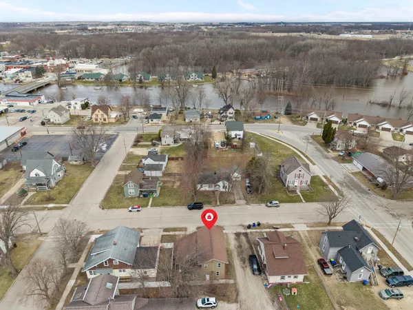 $224,900 | 206 East Spring Street, New London, WI 54961