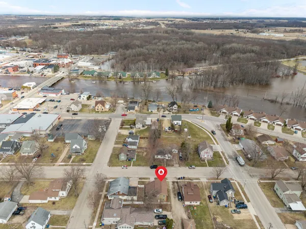 $224,900 | 206 East Spring Street, New London, WI 54961