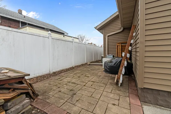 $224,900 | 206 East Spring Street, New London, WI 54961