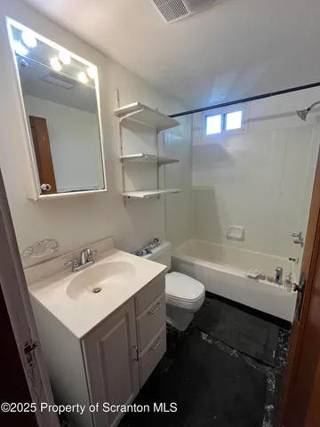 $1,100 | 314 Sunnyside Avenue, Unit A, Clarks Summit, PA 18411