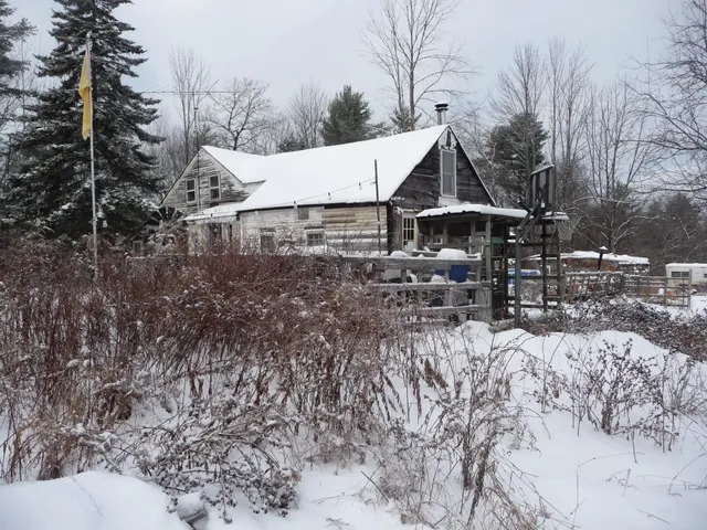 $260,000 | 433 N Road, Deering, NH 03244