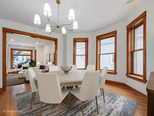 $4,300 | 1415 West George Street, Unit 2, Chicago, IL 60657