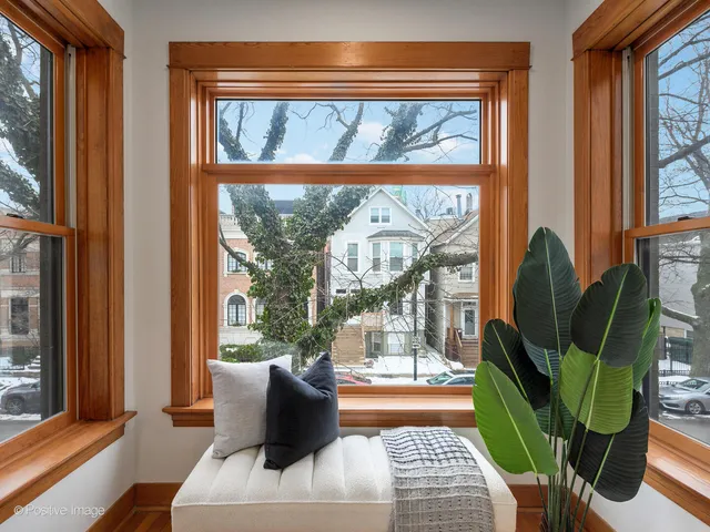 $4,300 | 1415 West George Street, Unit 2, Chicago, IL 60657