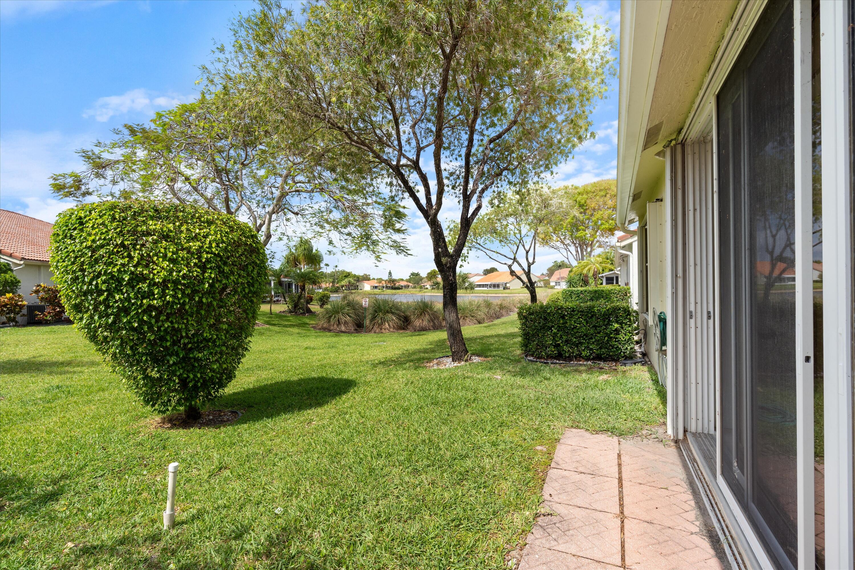 6092 Caladium Road Delray Beach, FL 33484 - Photo 25 of 59 Patio area